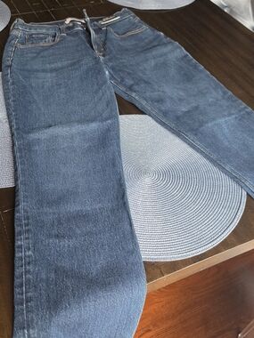 Abercrombie & Fitch Women's Straight Leg Jeans — Dark Blue Denim